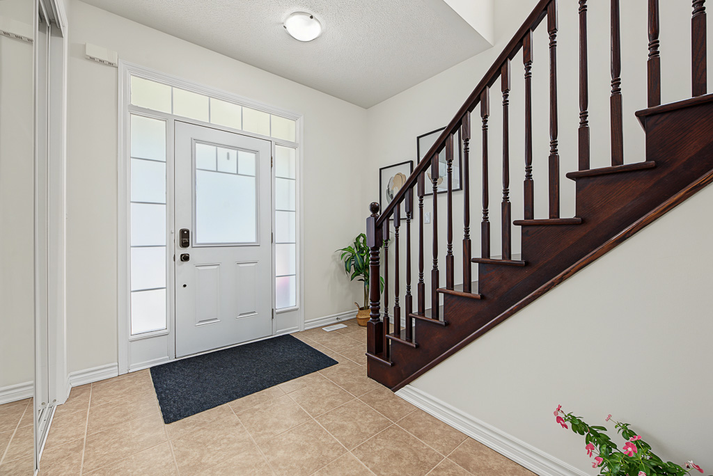 Front entrance at 1531 Tough Gate, Milton