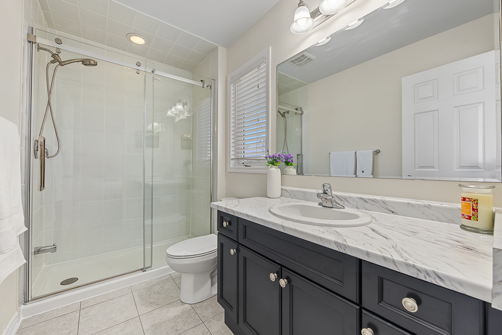 Ensuite bathroom at 1531 Tough Gate, Milton