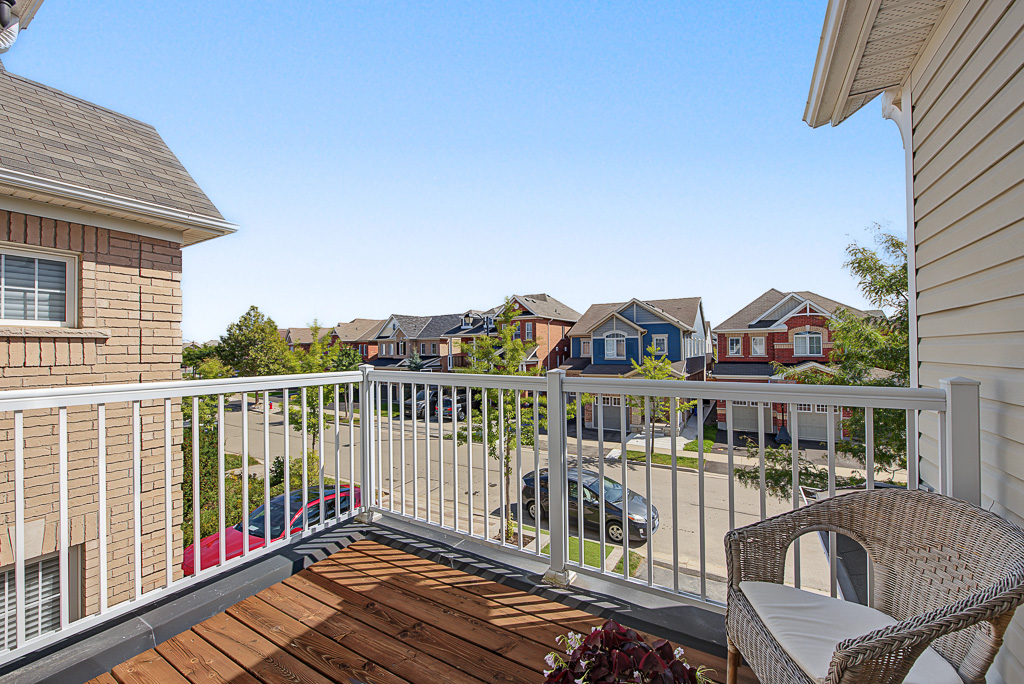 Front balcony at 1531 Tough Gate, Milton