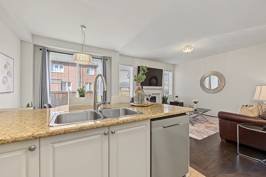 Kitchen overlooking the living area at 1531 Tough Gate, Milton